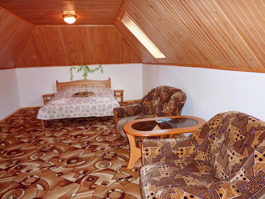 Sadyba Bilya Richky Jaremtsje Kamer foto